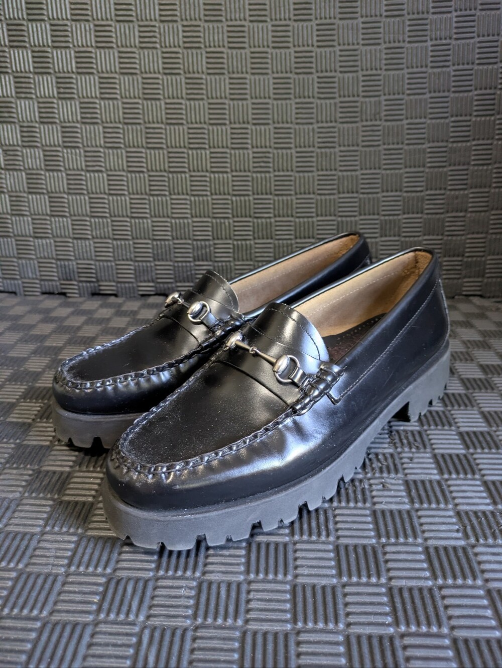 GH Bass Women 8.5M Weejuns Lianna Bit Loafer Super Lug Extralight Black Slip On